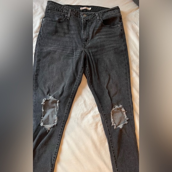 Levi’s 721 High Rise Distressed Jeans - Picture 3 of 7